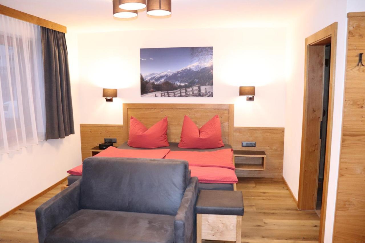 Haus Alpenflora Flirsch Exterior foto