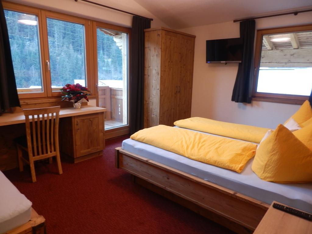 Haus Alpenflora Flirsch Exterior foto