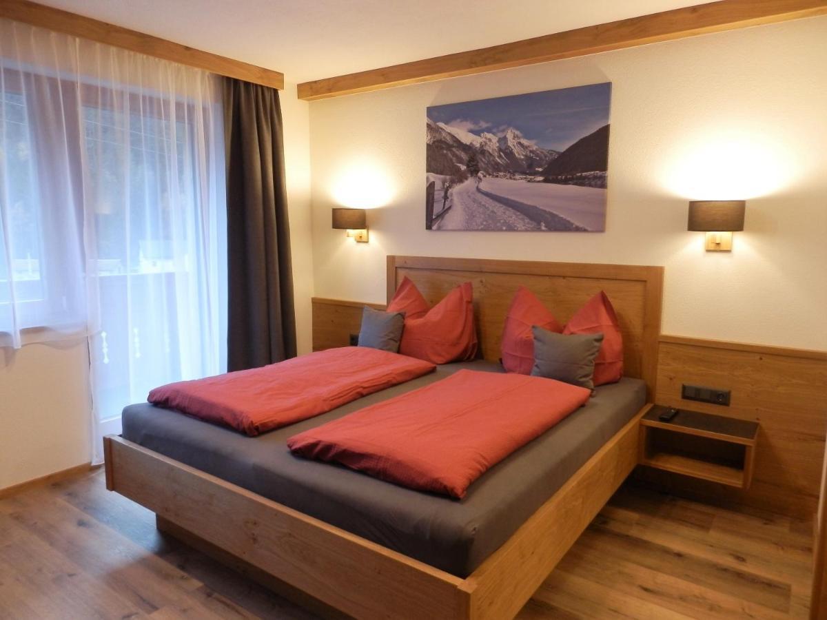 Haus Alpenflora Flirsch Exterior foto